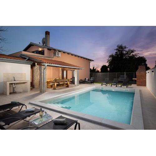 Holiday Home Franika