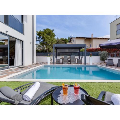 Holiday Home Giny by Interhome