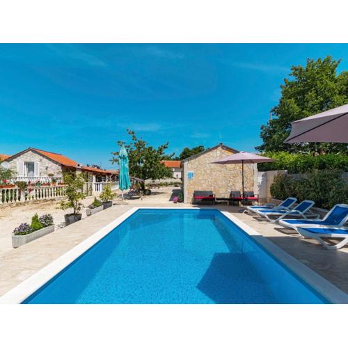 Holiday Home Glavica by Interhome
