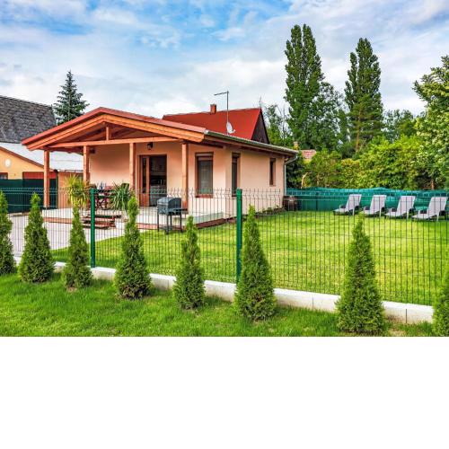 Holiday Home Hullám by Interhome