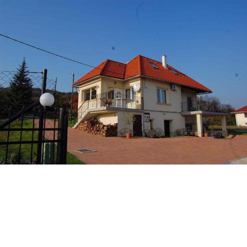 Holiday home in Balatonalmadi 38980