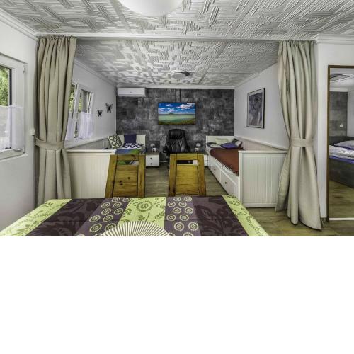 Holiday home in Balatonkeresztur 51170