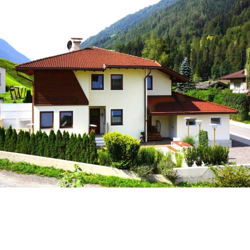 Holiday home in Fulpmes with garden