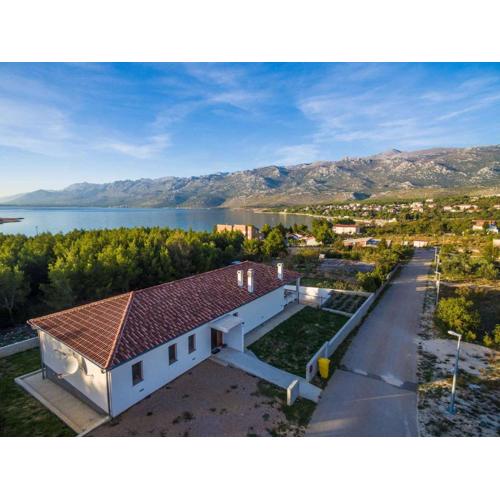Holiday home in Jasenice 31210