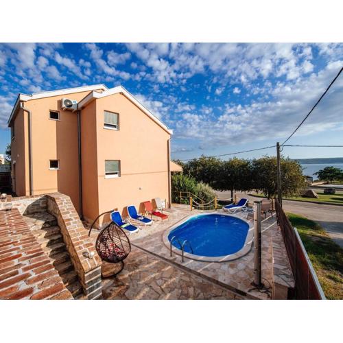 Holiday Home in Jasenice with Garden