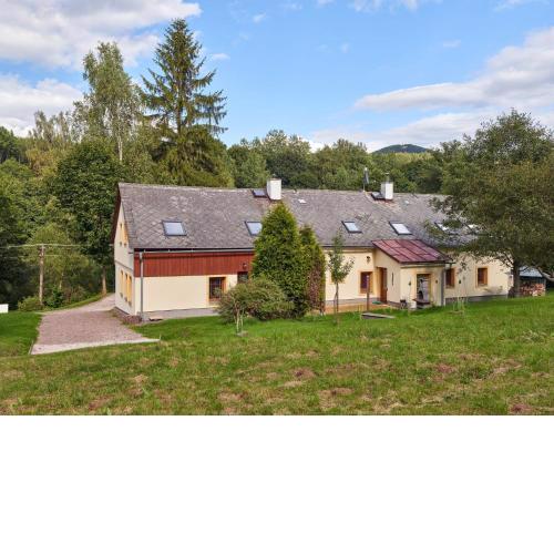 Holiday Home in Lampertice with Swimming Pool