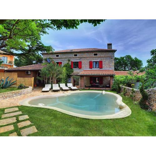 Holiday home in Liznjan with private pool