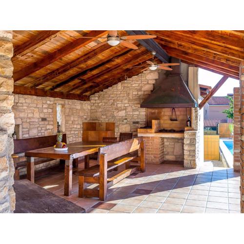 Holiday home in Medulin with private pool