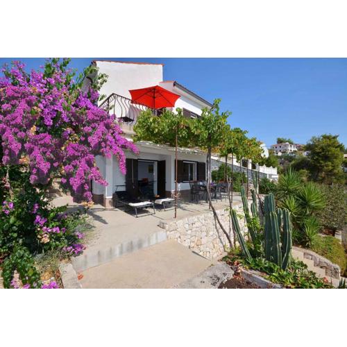 Holiday home in Okrug Gornji 6160