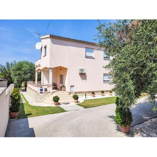 Holiday Home Ive by Interhome