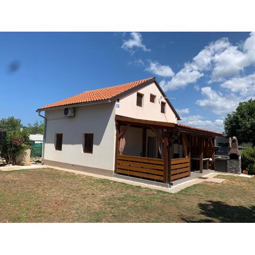 Holiday Home Ivko only 300m from the Beach