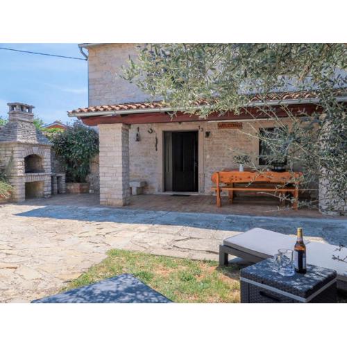 Holiday Home Lara by Interhome