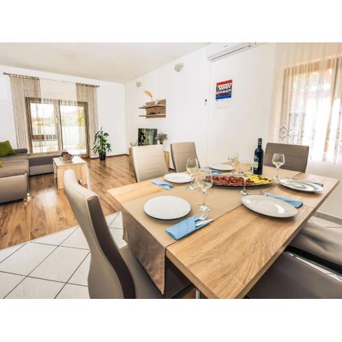 Holiday Home Laura by Interhome