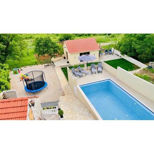 Holiday Home Leon - Imotski - Makarska