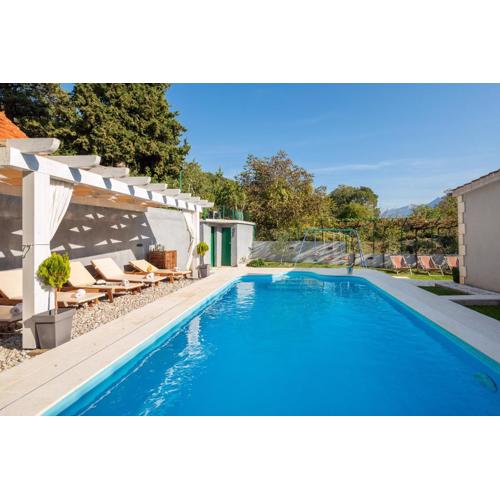 Holiday Home Mamita - Heated pool