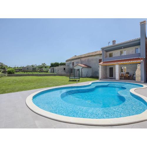 Holiday Home Mario 2 by Interhome