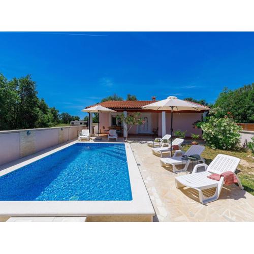 Holiday Home Maslina by Interhome