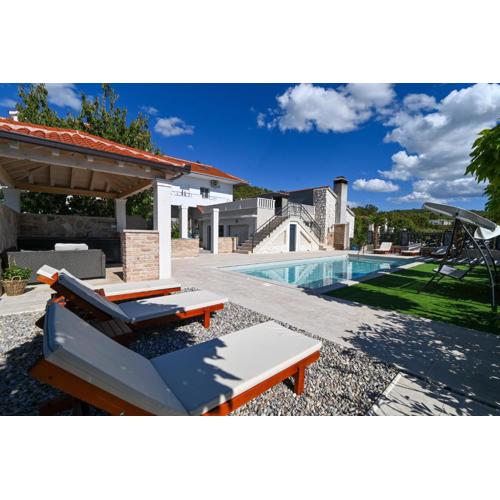 Holiday home Mia