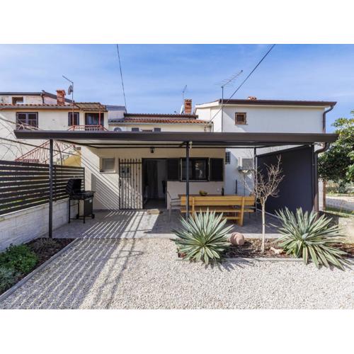 Holiday Home Mika by Interhome