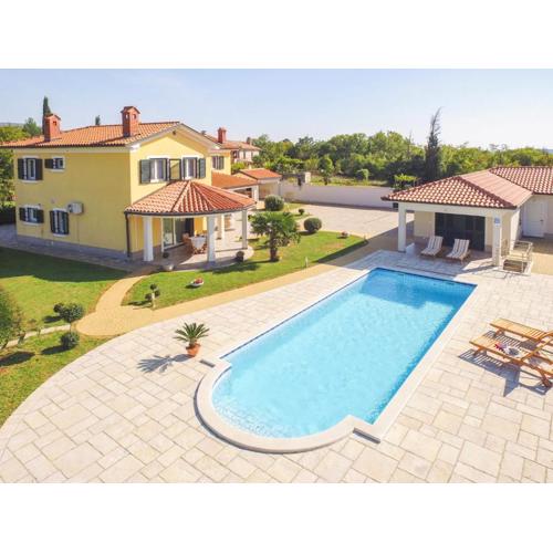 Holiday Home Mirela by Interhome