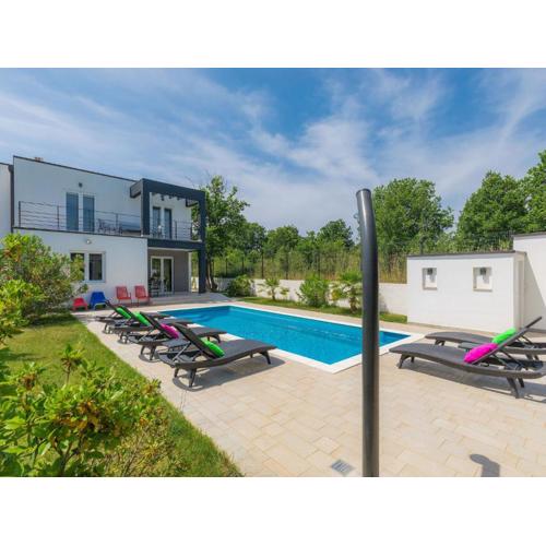 Holiday Home Mirna by Interhome