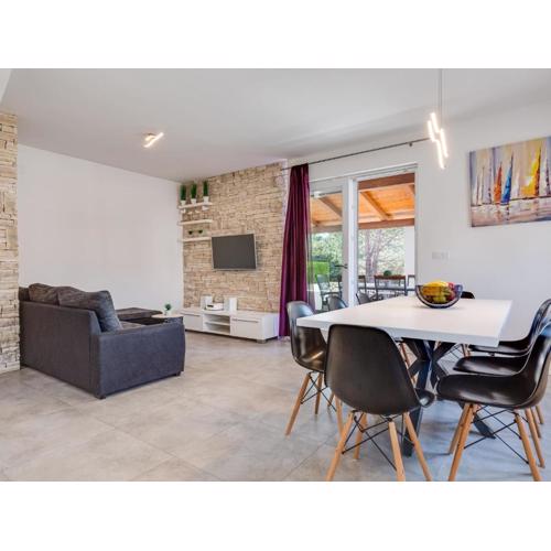 Holiday Home Monmar by Interhome
