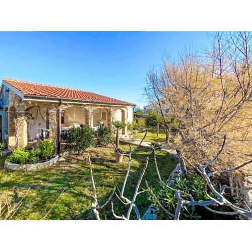 Holiday Home Nada by Interhome