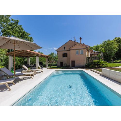 Holiday Home Nino by Interhome