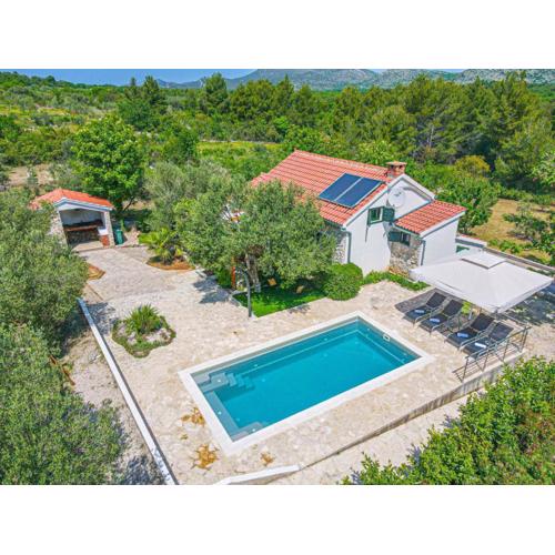 Holiday Home Okit by Interhome