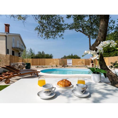 Holiday Home Pacin by Interhome