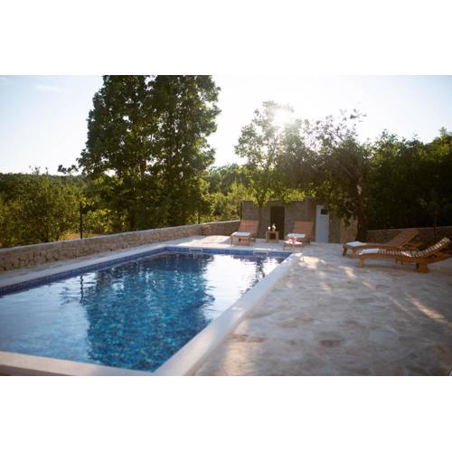 Holiday Home Pearl in Stone with Heated Pool
