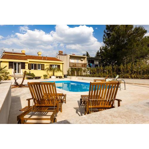 Holiday Home PUNAT OASIS with breathtaking Sunset & Sea View