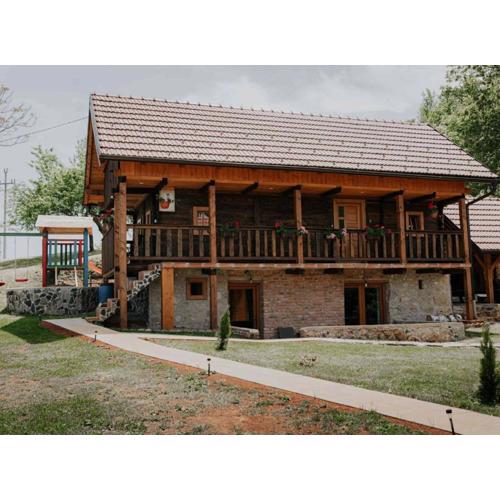 Holiday Home Šapat Šume