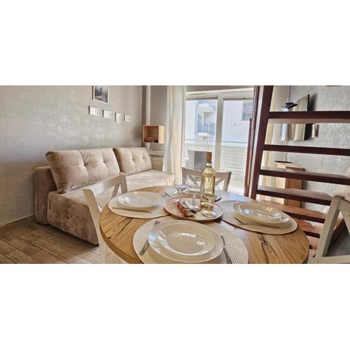 Holiday Home SLAVIA NEW 11 z antresolą i balkonem przy plaży