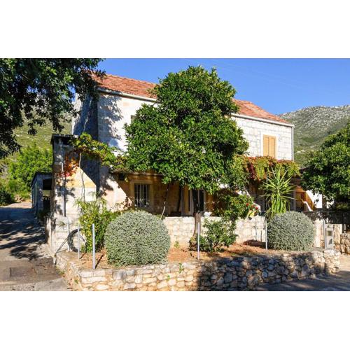 Holiday Home Stone Oasis