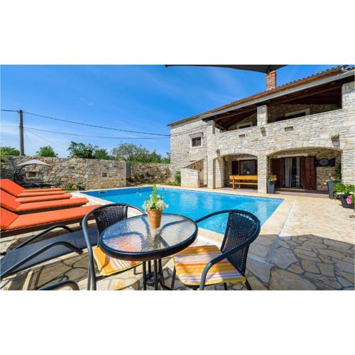 Holiday Home Svetvincenat With Outdoor Swimming Pool 207