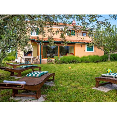 Holiday Home Tuscany for Two by Interhome