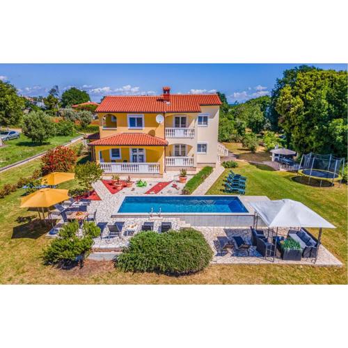 Holiday Home Valtura Cr