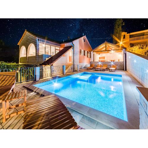 Holiday Home Villa Frančeska