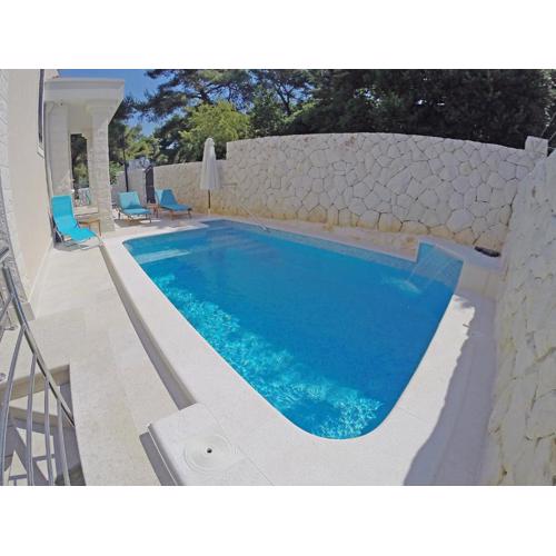 Holiday Home Villa Mustra by Interhome