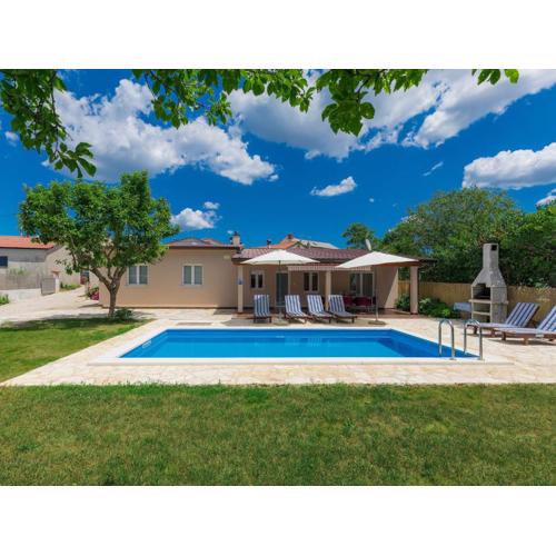 Holiday Home Vrt by Interhome