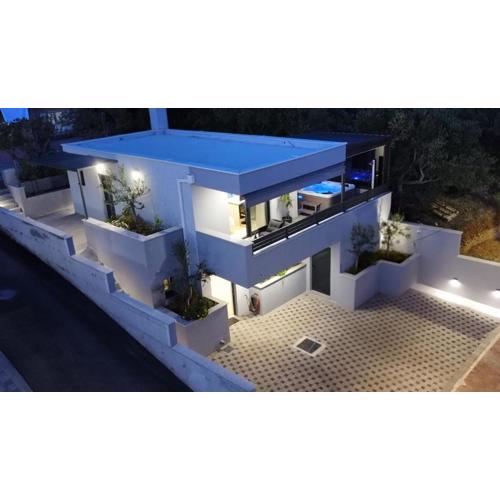 Holiday Home Vučko with Jacuzzi