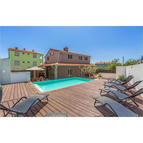 Holiday Home With Pool In Medulin