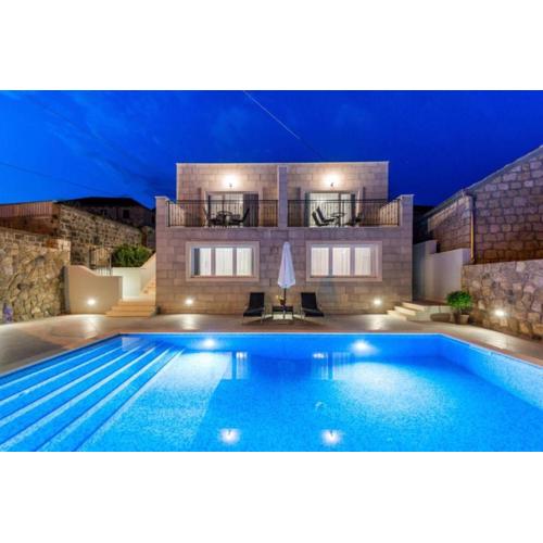 Holiday Home With Pool,Gruda