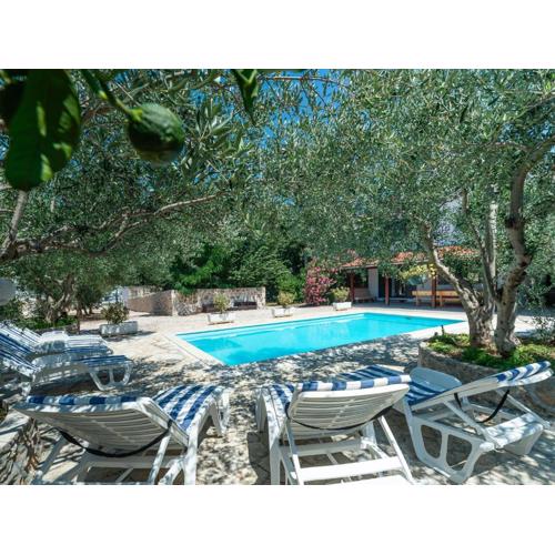 Holiday home with private pool and spa