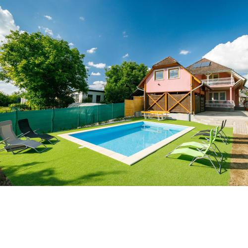 Holiday Home Zsuzsi by Interhome