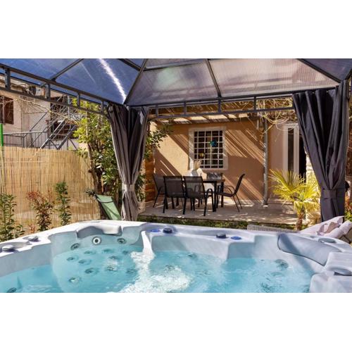 Holiday House 4 Season with jacuzzi, sauna and BBQ