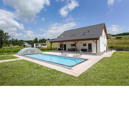 Holiday House Adam