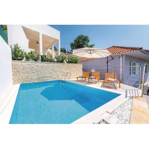 Holiday house Ana with a private heated swimming pool