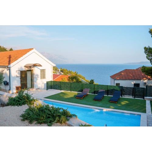Holiday House Boban with Private Pool and Garage
